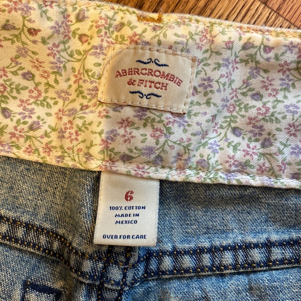A&F Short denim patchwork shorts- vintage - Picture 4 of 7
